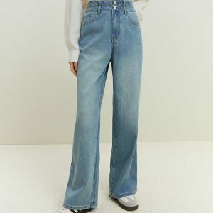 Light Washed Double Buttoned Jeans - Y2K Fashion & Coquette Style