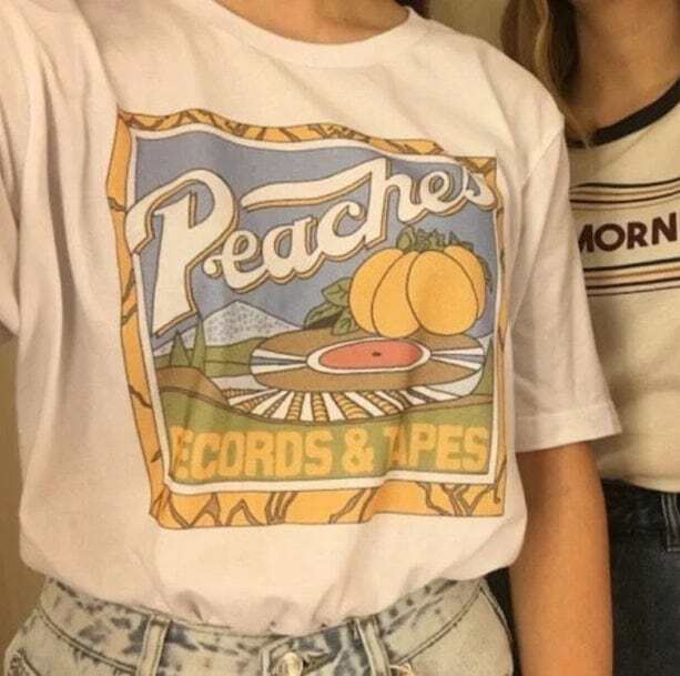 Retro Peaches Y2K T-Shirt - Aesthetic Coquette Style for Trendy Looks