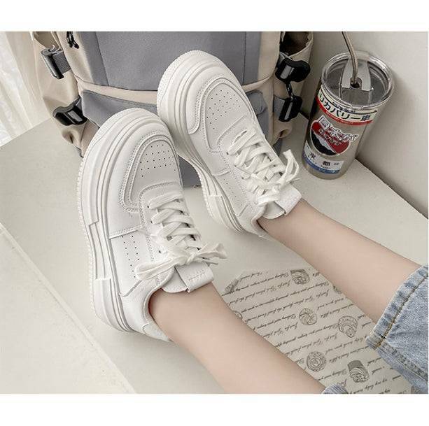 Y2K Fashion Classic White Sneakers for Coquette & Acubi Aesthetic Styles