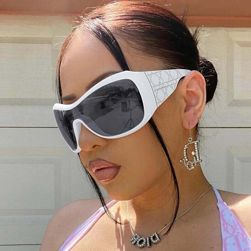 Y2K Oversized Shield Sunglasses for Coquette & Acubi Aesthetic Styles